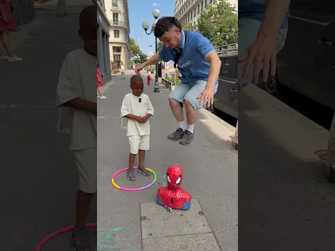 Si tu sors pas du cerceau, tu gagnes ! #defi #videodrole