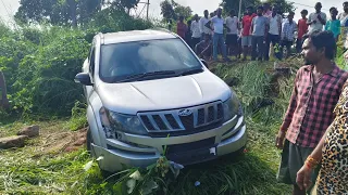 गो तस्करी✓SUV कार में 3 गाय✓एक्सीडेंट के बाद पहुंची पुलिस✓लोगों की भारी भीड़ जुटी✓पूरी दुनिया हैरान