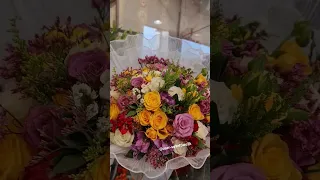 تنسيق باقه ورد بشكل جميل ومرتب  تغليف  ورد  باقة  طبيعي  يوتيوب  ورود  اكسبلورهاشتاقات  هاشتاق دندنها
