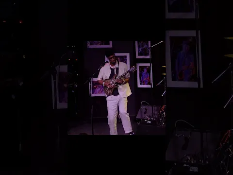 Omari Banks Trio “Beauty still remains” Funky biscuit guitar solo.
