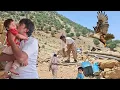 Download Lagu Shamsuddin's dagelijkse leven, het maken van een kledingkast met eikenhout, stenen vloeren, Iran,