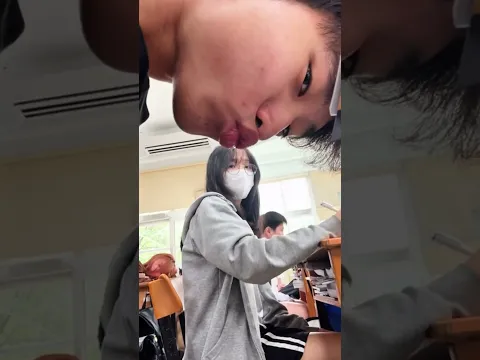 Cách thơm lên crush bên cạnh