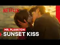 Download Lagu Woo Do-hwan and Lee You-mi’s Sunset Kiss | Mr. Plankton | Netflix Philippines