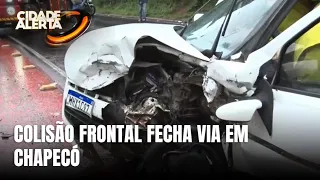 Colisão frontal bloqueia Contorno Viário Oeste e deixa três feridos em Chapecó