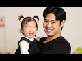 Download Lagu 「大谷翔平👶💐6カ月の愛娘が“天使スマイル”でファンを魅了✨父の腕の中で輝く奇跡の瞬間」