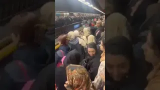 تهران شلوغی انبوه ایستگاه مترو ۱۵ خرداد در پی اعتصاب راهبران مترو ایران Iran Tahran 
