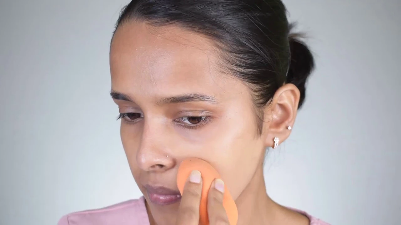 Maybelline Fit Me Matte Vs L'oreal Infallible Pro Matte (BAHASA). 