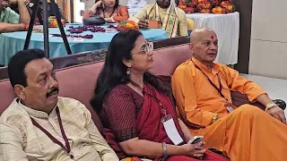 चंद्रमाँ नीच का है तो चंद्रमाँ का दान करें या चाँदी पहने ?