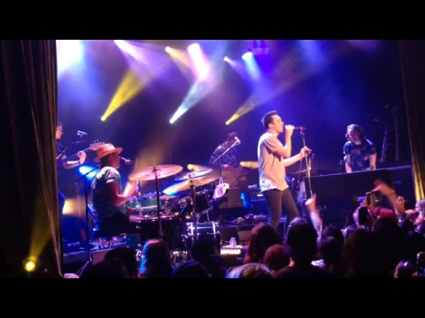 Download MP3 parachute - new orleans / lonely with me [live]