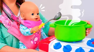 Emily y su mamá están cocinando