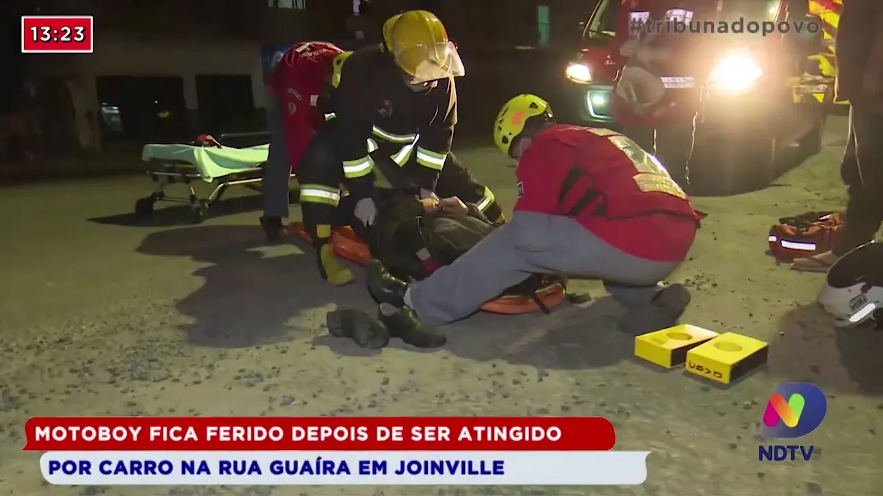 Motoboy fica ferido depois de ser atingido por carro na rua Guaíra em Joinville