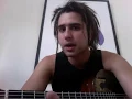 Using open drone strings to play the guitar