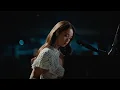 Download Lagu Laufey - Snow White (Live from Guggenheim New York)