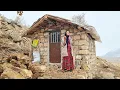 Lagu A Stone House in the Heart of Nature: A Winter Story of a Mother and Daughter