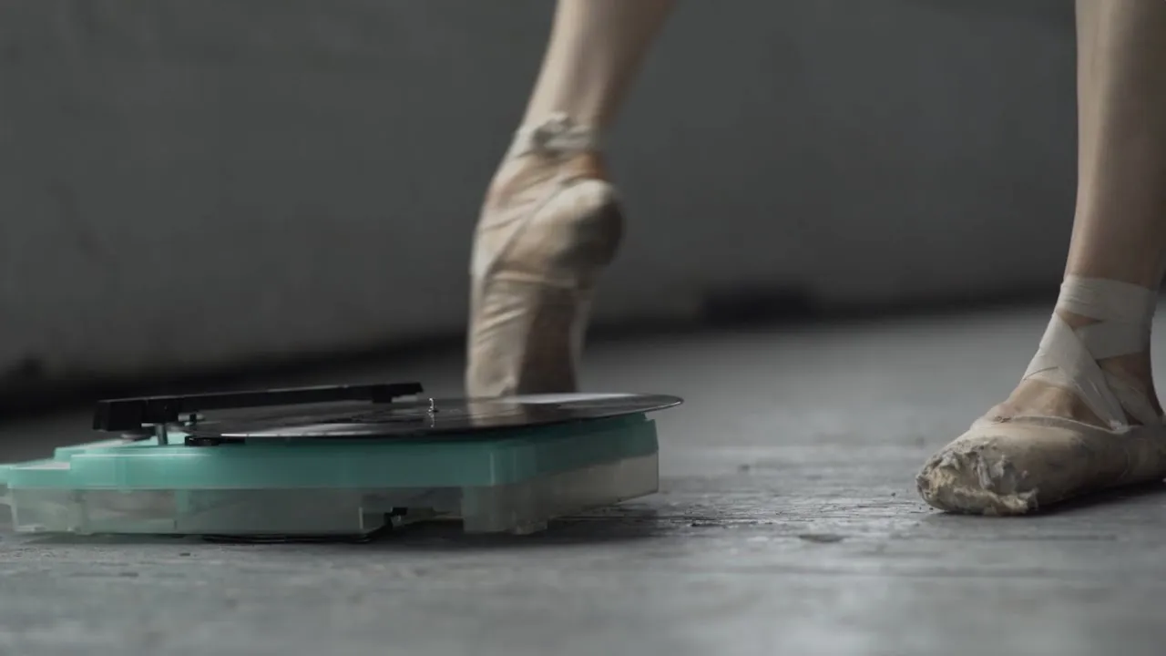 Paul van Dyk - Duality (Official Video) Paul van Dyk - Duality (Official Video)