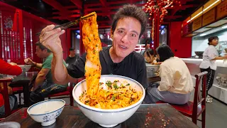中国街头美食：2美元的带子面和早餐饺子