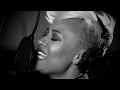 Emeli Sandé - Next to Me (1 Mic 1 Take)