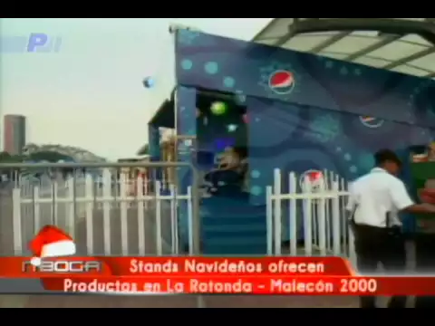 Stands Navideños ofrecen productos en La Rotonda - Malecón 2000