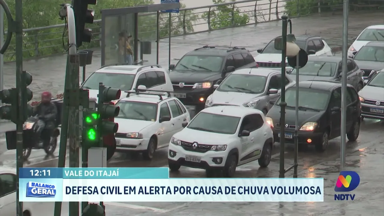 Defesa Civil em alerta por causa de chuva volumosa no Vale do Itajaí