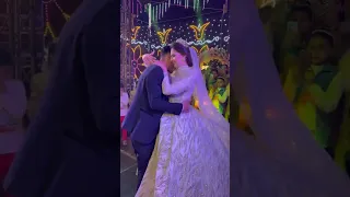 بطير وانا لسه ف مكاني فرحتهم 