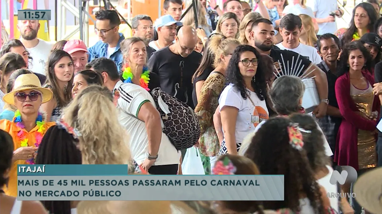 Mais de 45 mil pessoas passaram pelo carnaval no mercado público em Itajaí