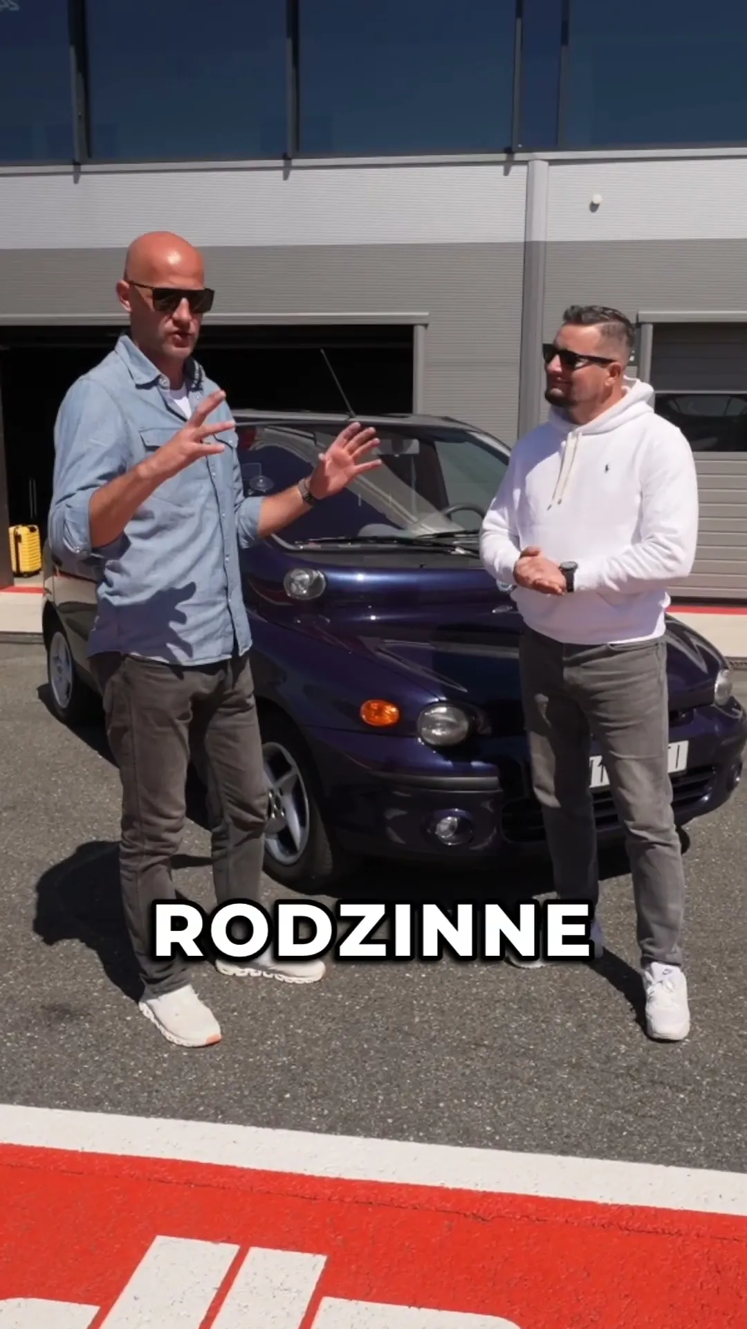 Jest jeden taki model, którego jeszcze nie było na kanale. No to pokazujemy od razu dwa egzemplarze.