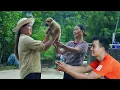 Download Lagu The spiritual gift that DUONG gives to NHAP. Build a small bamboo house for a new friend