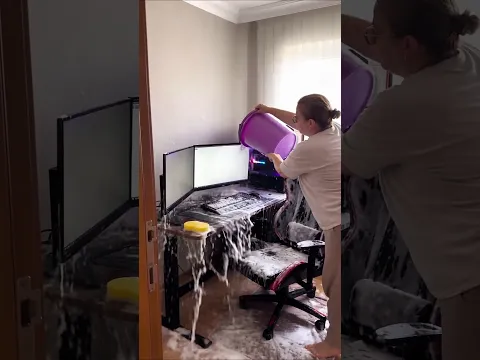컴퓨터가 깨끗해졌어😭😭😭💦The computer is clean #funny #TeamYELLOWHAT