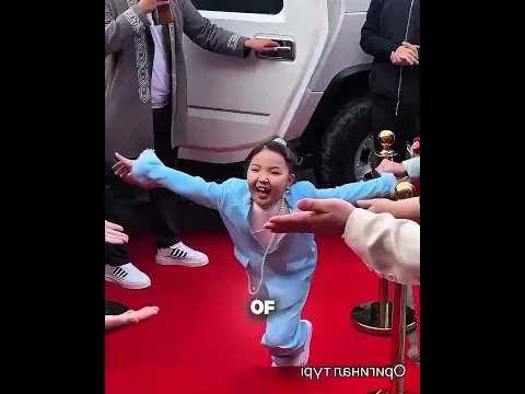 She Started Her Red Carpet Entrance All Over Again 😍 #shortsfeed