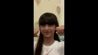 سر حركة اليد للعبقرية الصغيرة في حل الرياضيات 