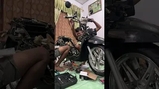 Sorotan 6.44 - 11.43 dari story racing sedang live sekarang!