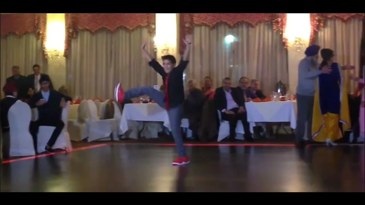 Mehendi Bollywood Dance Performance -Menhndi Laga, Janam Janam,  Sadi Gali, Whistle Baja, Abhi Toh