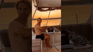 Sunset dinner 🤩 #liveaboard #sailing #boatrestoration #boatlife #electriccatamaran