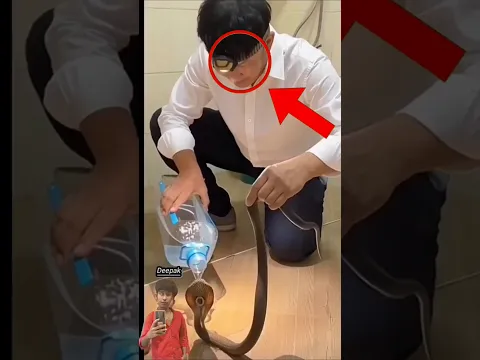 This Firefighter Outsmarts the Cobra 😍