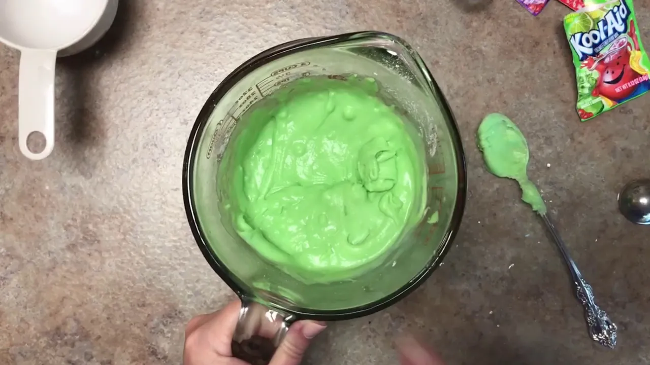 DIY | Perfect Homemade Play Dough Recipe