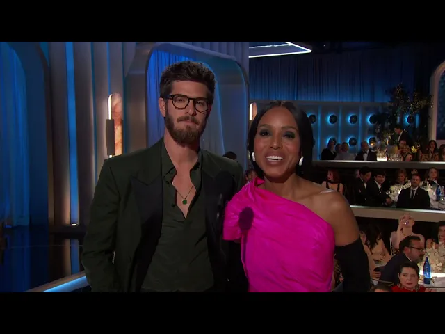 Golden Globes 2025 | Andrew Garfield e Kerry Washington presentano un'attrice cinematografica musical/commedia