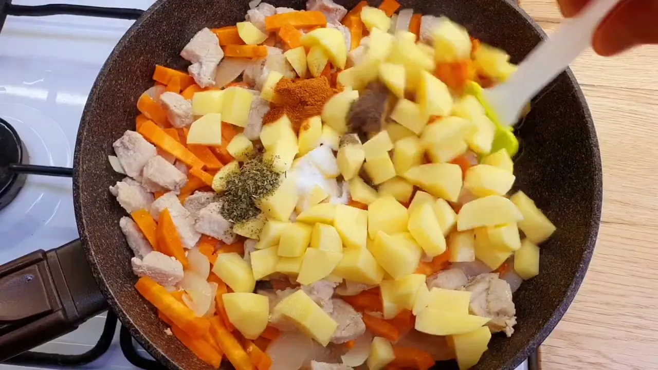 Rezept für Fleisch mit Gemüse im Ofen, das immer unglaublich schnell und lecker ist #362