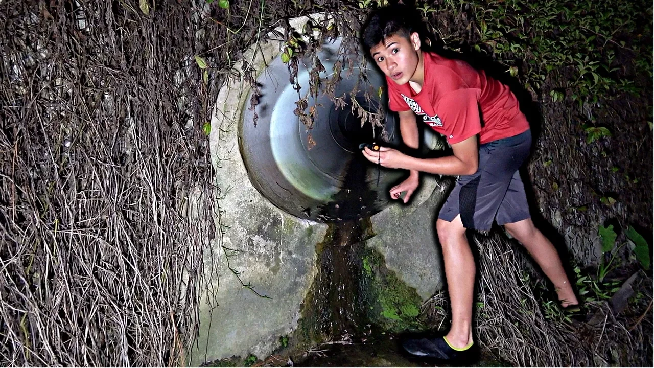 EXPLORING SCARY TUNNEL AT NIGHT