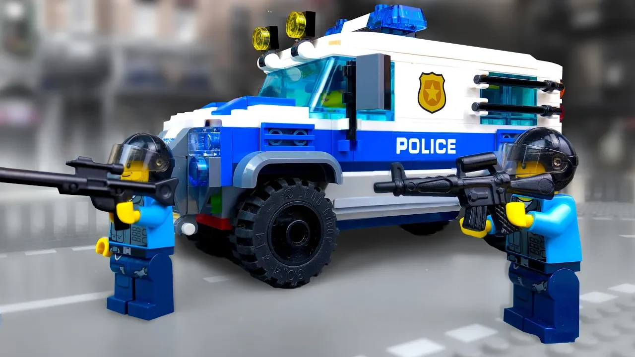 LEGO BRICKTOBER 2015 Set 40144 Bricktober Toys 'R' Us Store Review