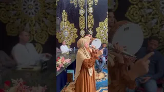 اجمل انشاء و صلاة على النبى    أمنيه والاء للإنشاد دندنها