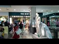 Download Lagu Walking Around : Suasana mall Ambarukmo Plaza di akhir Ramadan 2022