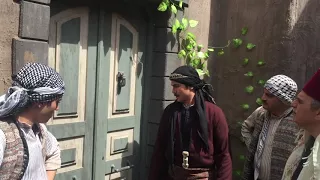 مقلب الفنان عباس النوري في الفنان طلال مارديني من مسلسل باب الحارة 