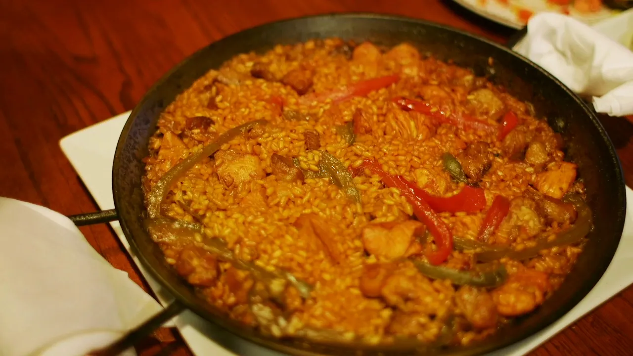 Abanico Tapas Bar - Restaurant and Music