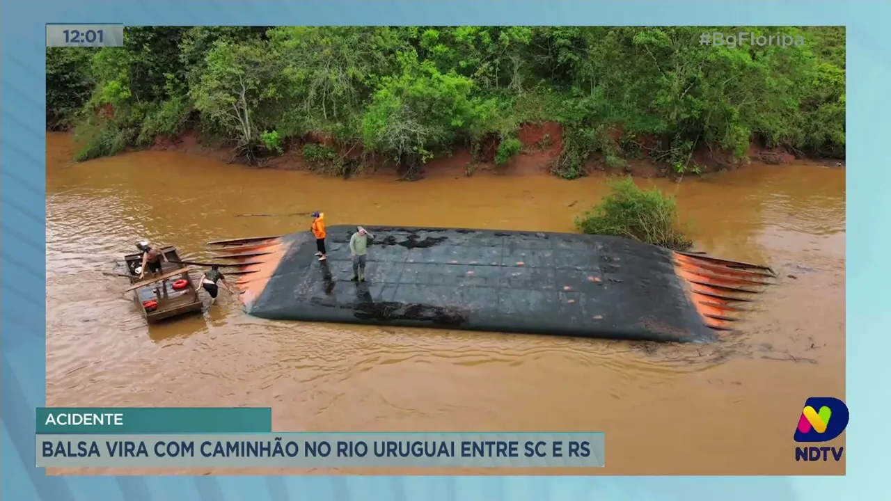 Balsa vira com caminhão no Rio Uruguai entre SC e RS