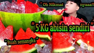 Download Mukbang Semangka Super Merah dan Es semangka Rasanya maniss bangatttttt... MP3