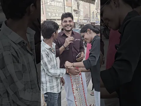 10 मिनट में बांधो सबसे ज़्यादा राखी! 💥🎉 #RakhiChallenge#RakshaBandhan#StreetChallenge#MoneyChallenge