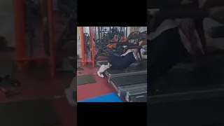 بدوي يبهر العالم أثناء ممارسته لرياضة المشي على السير الكهربائي Comedy Funny Memes اكسبلور 