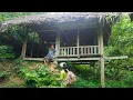 Download Lagu The girl helped the old lady living alone in the remote area clean and repair the old house.