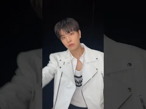 "Walkin On Water" Bang Chan > Hyunjin > HAN > Seungmin