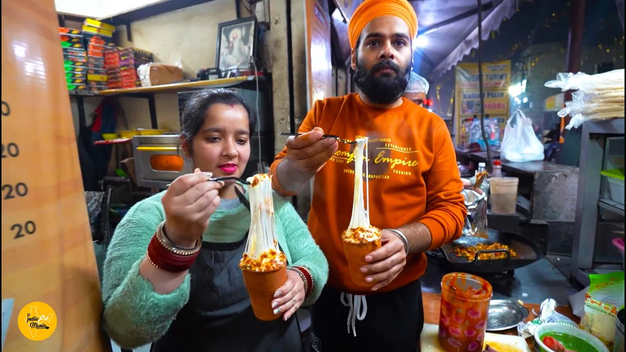 Jalandhar Sweet Couple Selling Cheesy Kulhad Pizza Rs. 100/- Only l Jalandhar Street Food